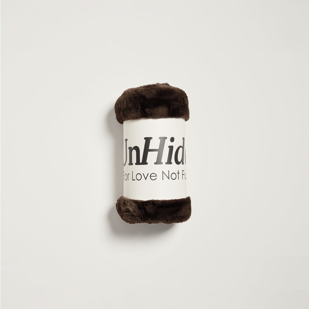 Unhide Lil’ Marsh Blanket in “Chocolate”